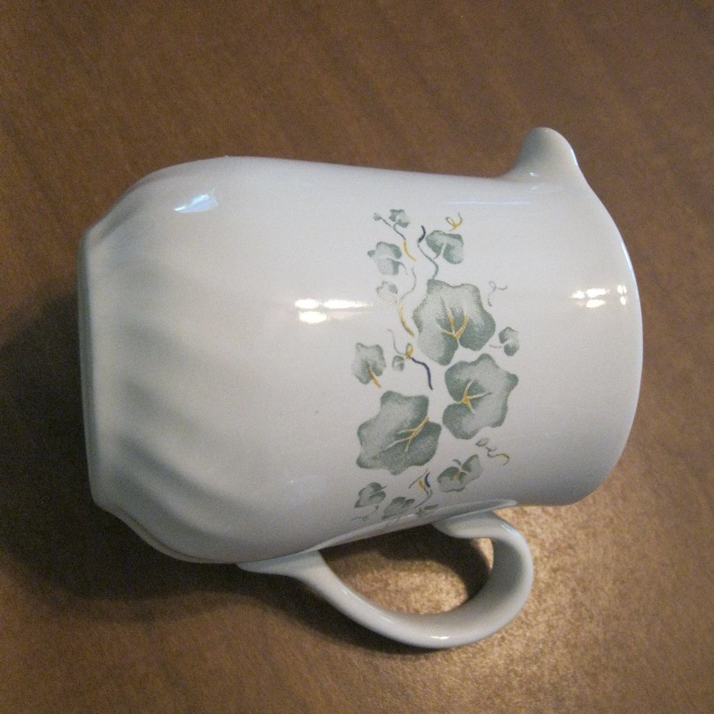 Ivy Corelle Callaway.  Sugar and Creamer.  3pc.